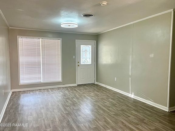 4th image of 301 Mingo Cir