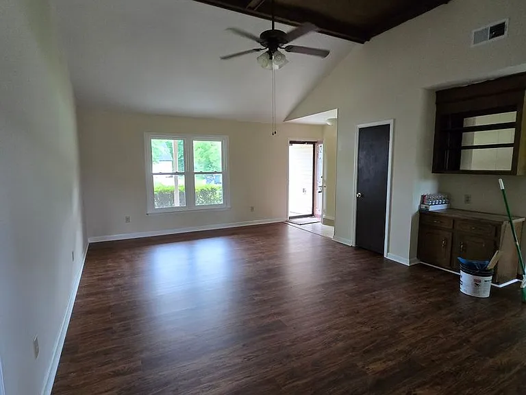 112 Totem Ct — Photo 10