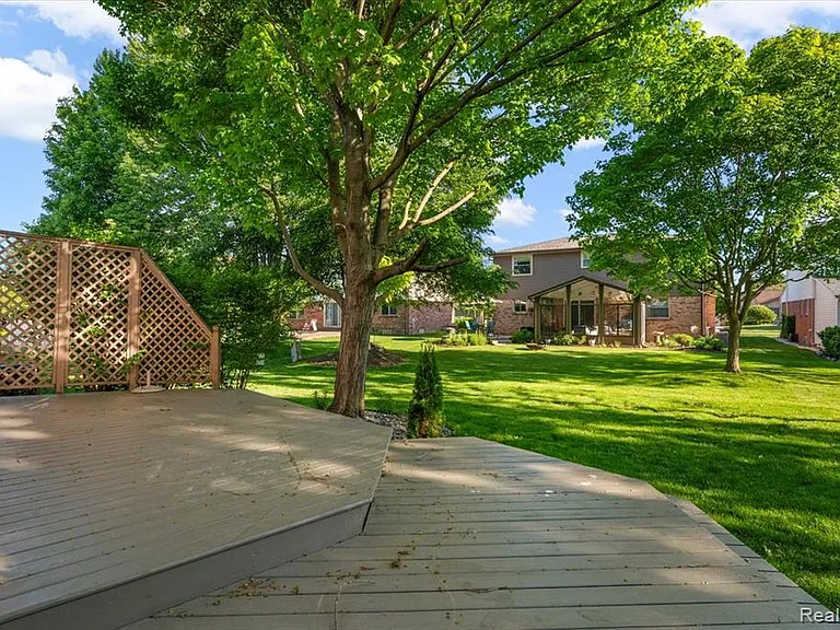 48156 Virginia Ct — Photo 46