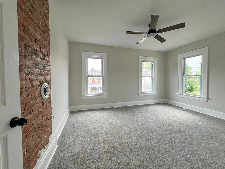 927 S Champion Ave #927 — Photo 10
