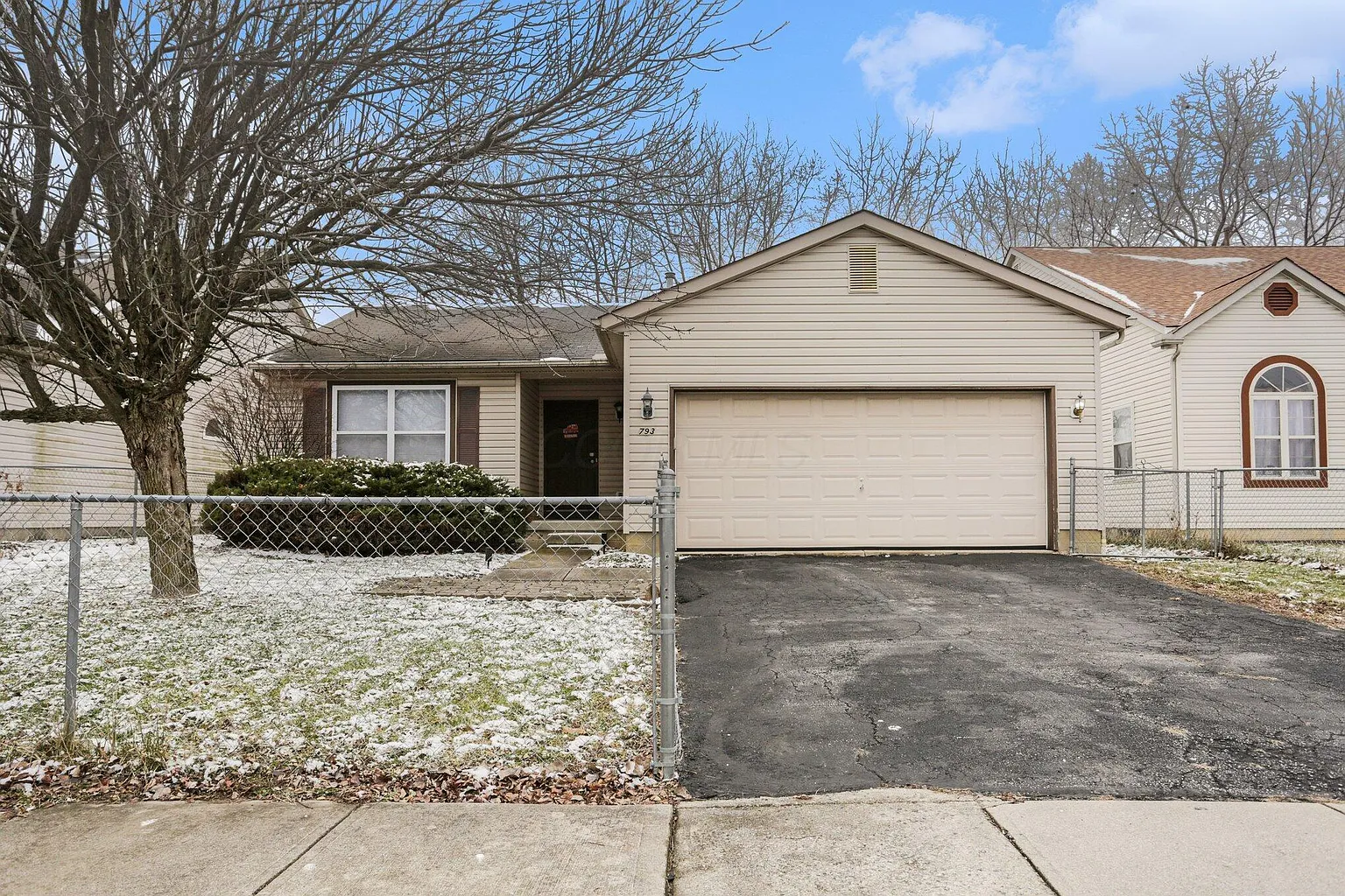 793 Crevis Ln photo 1