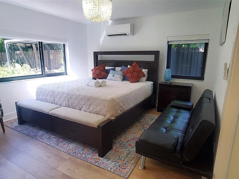 2009 Admirals Way — Photo 12