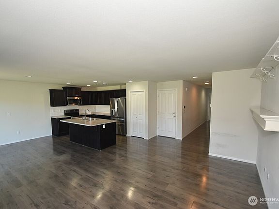 3rd image of 17609 Oak Street