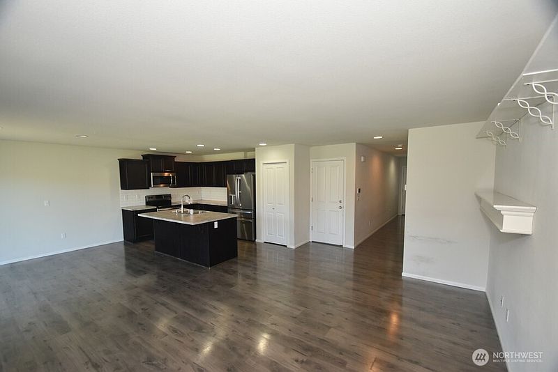 3rd image of 17609 Oak Street