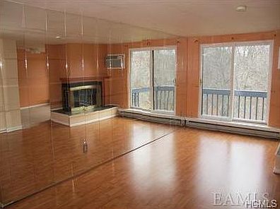 3rd image of 311 Drew Ln #311