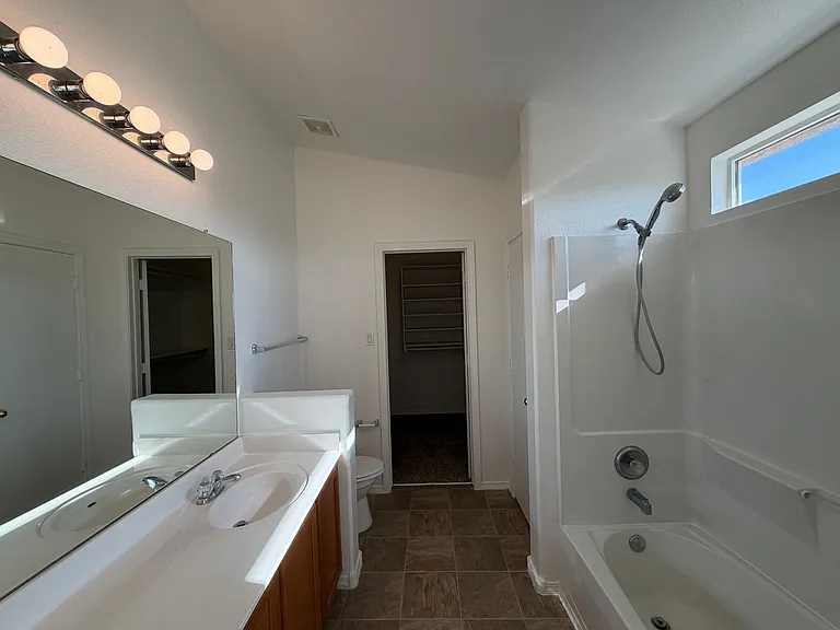 6901 Don Xavier Ave SW — Photo 10