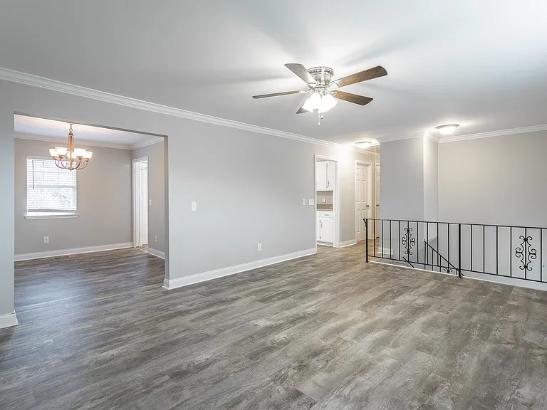 8214 Holly Crest Dr — Photo 16