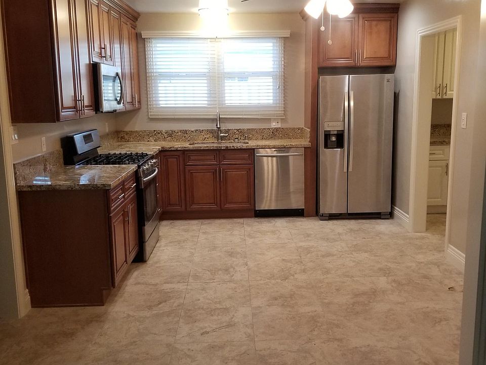 1st image of 10639 Lynrose St