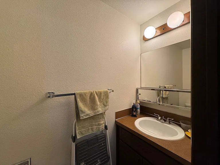 2111 Knox Ave #7 — Photo 7
