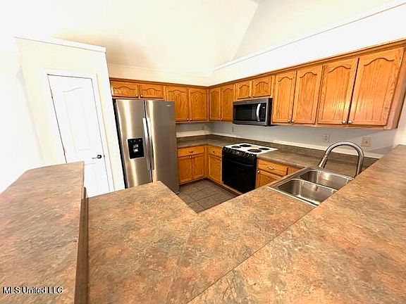 5th image of 2539 Greencliff Dr