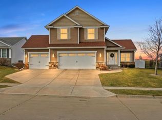 6326 Lillie Ave, Davenport, IA 52806