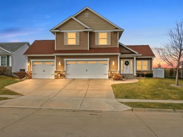 6326 Lillie Ave, Davenport, IA 52806