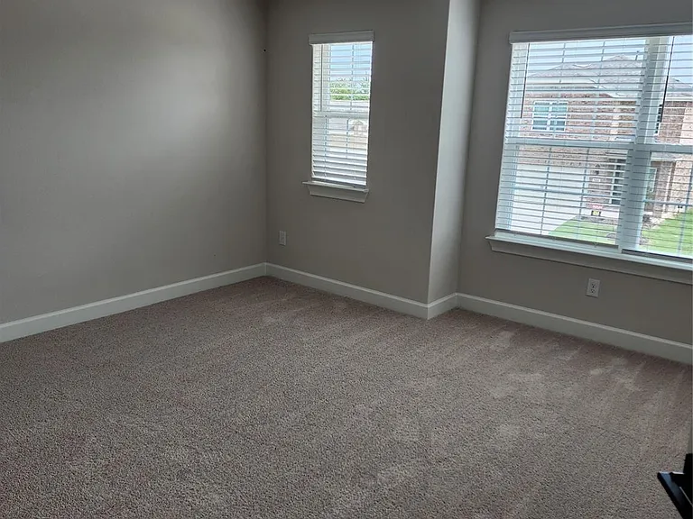 1411 Butler Ave — Photo 16
