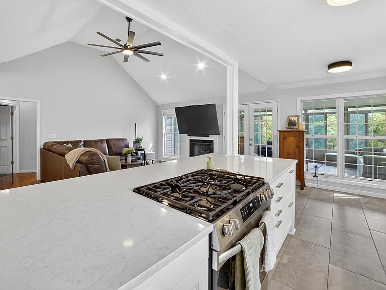 2129 Quail Ridge Dr — Photo 7