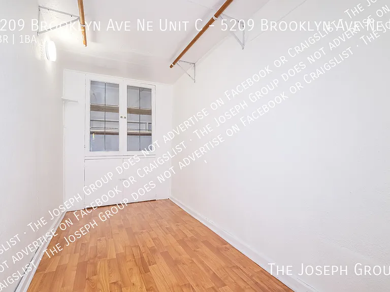5209 Brooklyn Ave NE #C — Photo 11