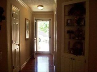 207 Dove Haven Dr, Simpsonville, SC 29681