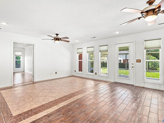 4th image of 27290 Capshaw Rd