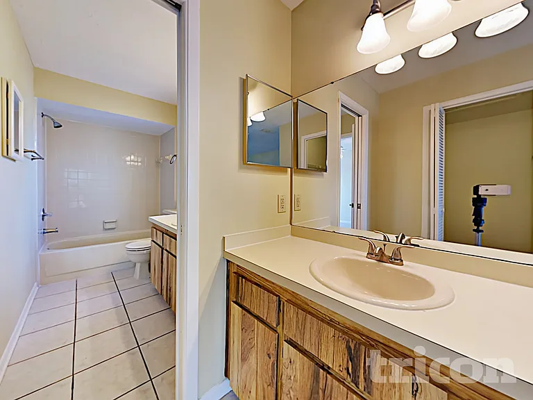 610 Oakmoss Dr — Photo 10