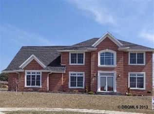 5613 Irina Ct, Dubuque, IA 52002