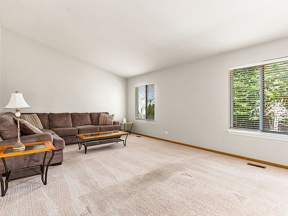 3rd image of 2781 Jenna Cir