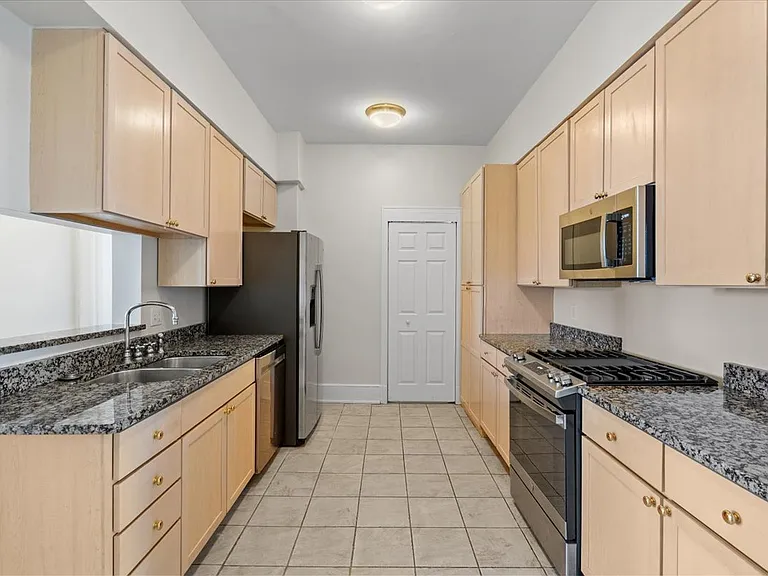 2900 E Jefferson Ave #C3 — Photo 12