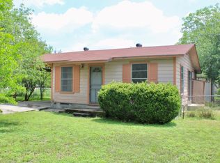 809 W Leona St, Uvalde, TX 78801