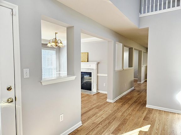 4th image of 2216 Burns Ct