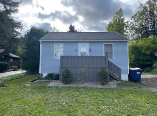 237 River Meadow Dr, Rochester, NY 14623