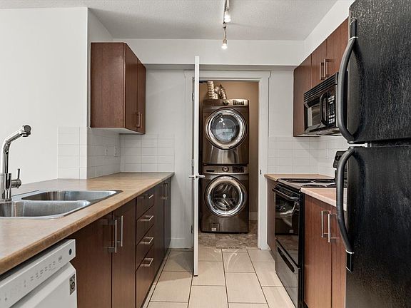 3rd image of 45555 Yale Rd #109