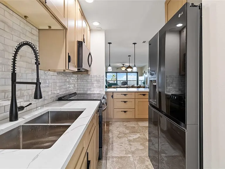 1500 Park Beach Cir #2F — Photo 8