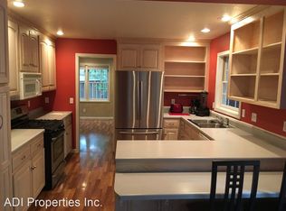 8005 SW Devon Ln, Portland, OR 97219