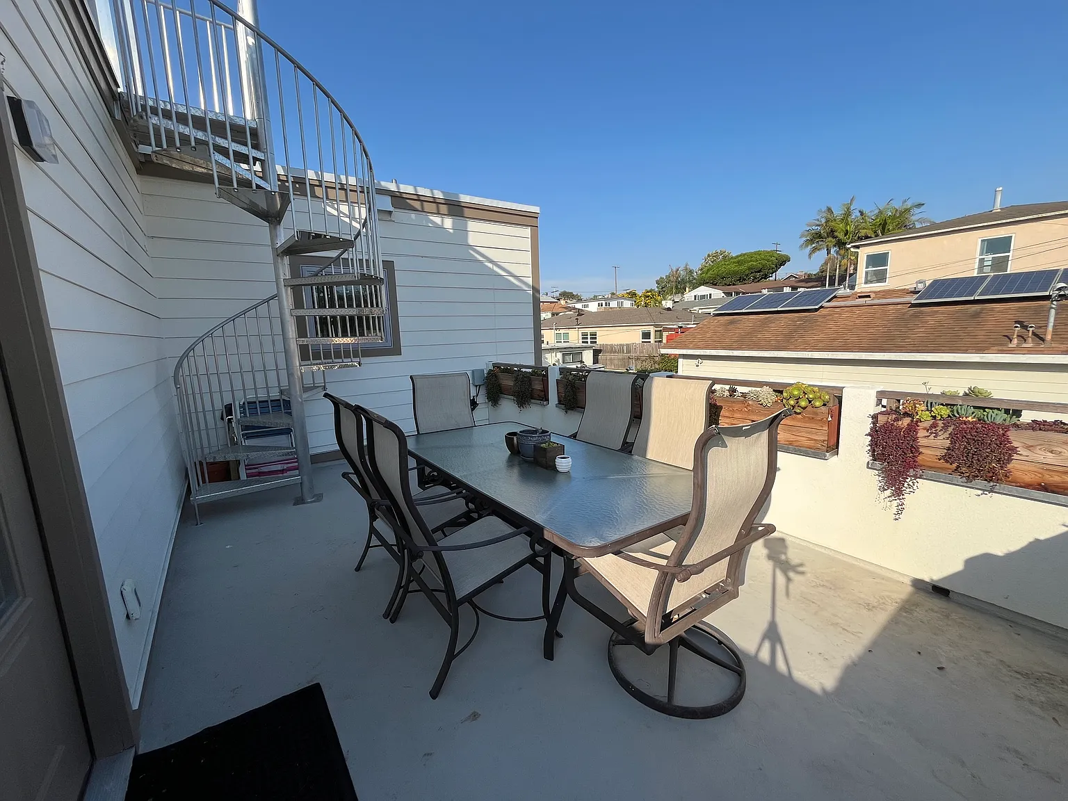 2 bed, 2500 sqft, $6,000 — Photo 3