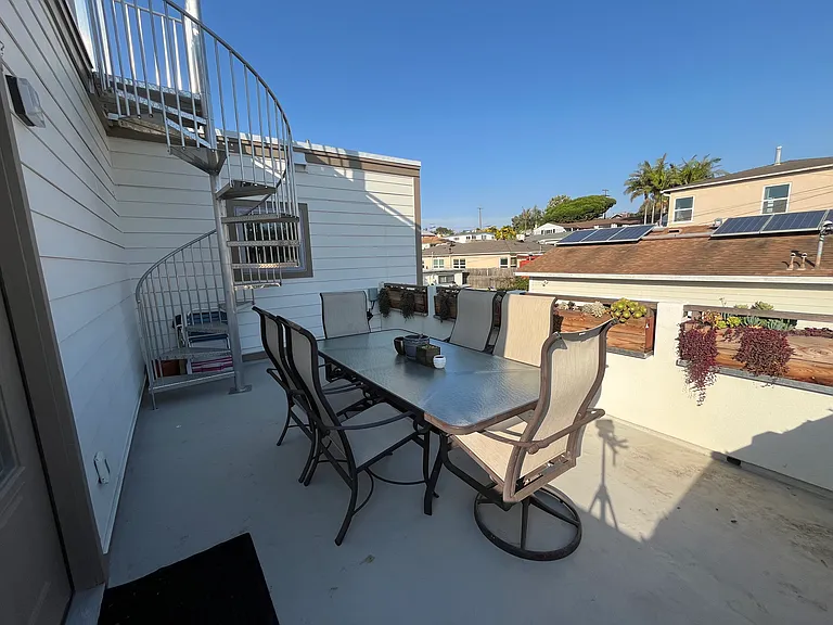 4649 Santa Monica Ave — Photo 3
