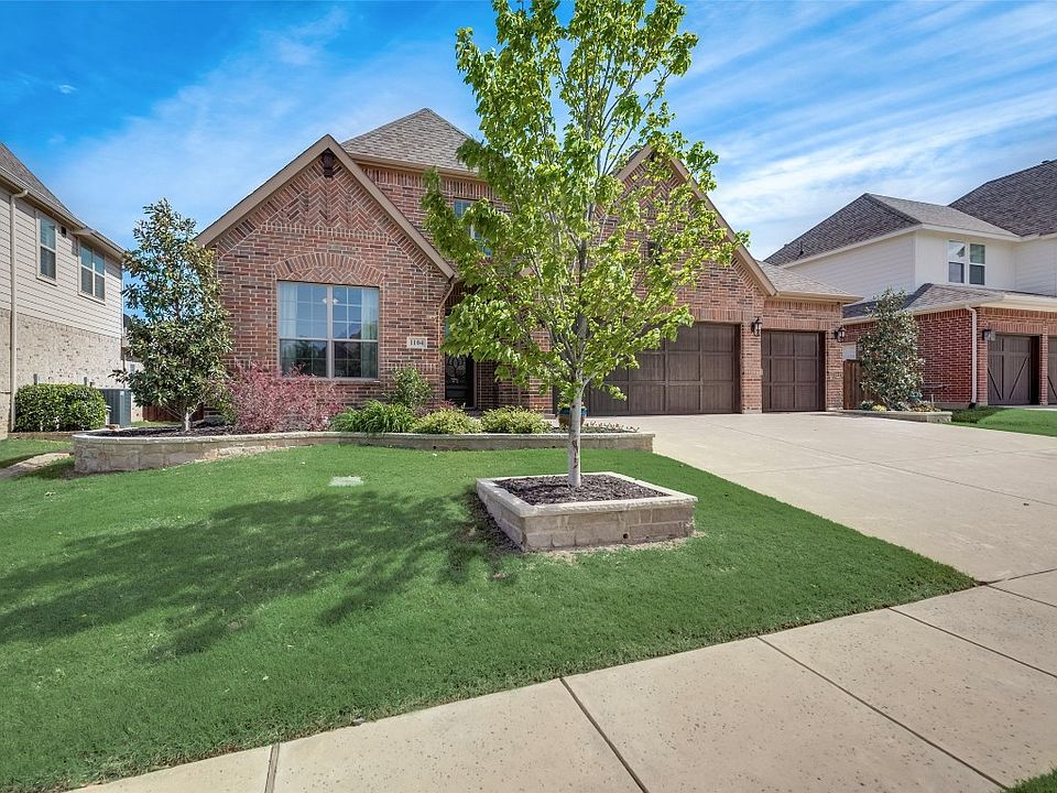 1st image of 1104 Thornhill Way