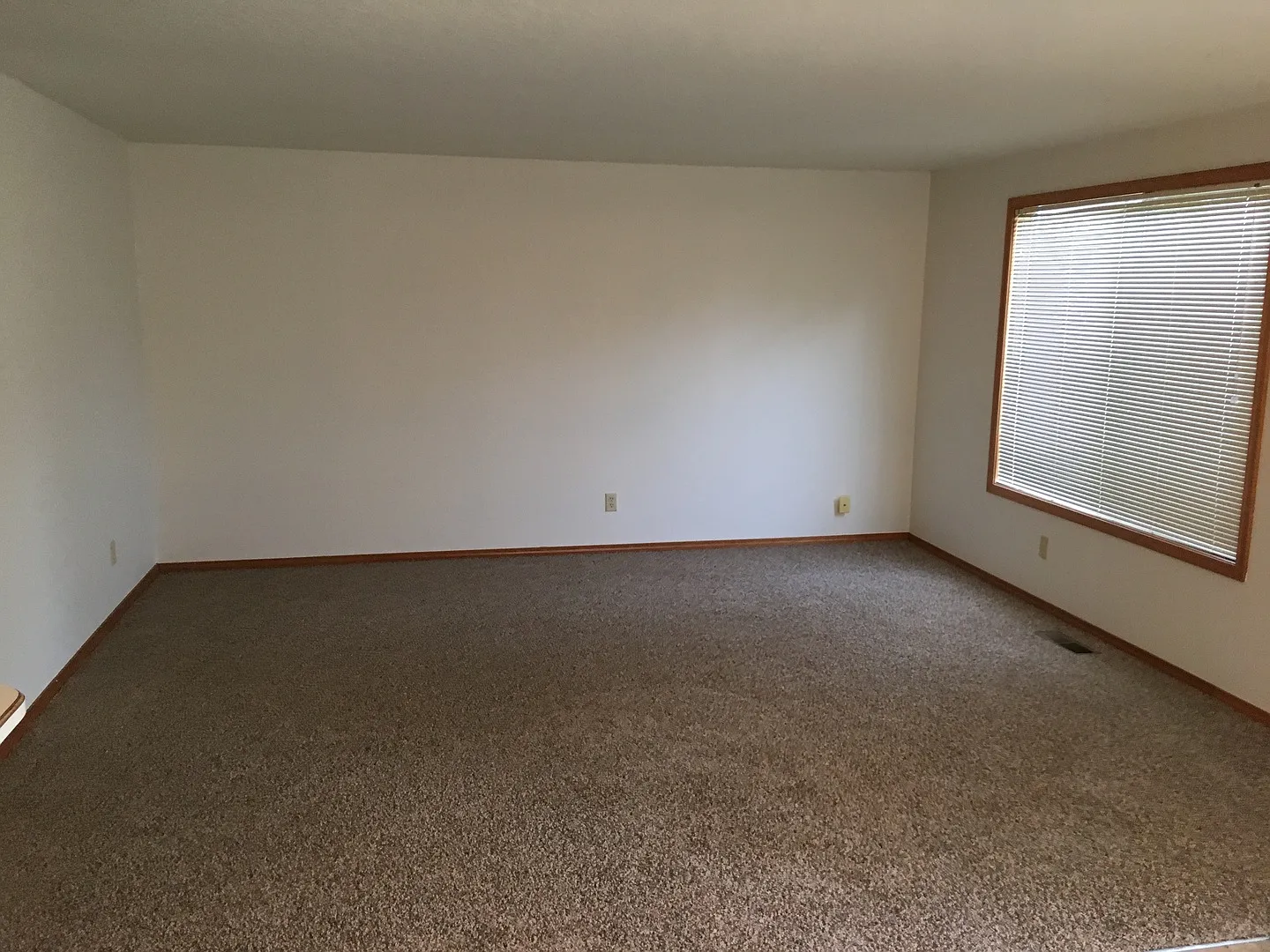 16505 NW Paisley Dr. - Wonderful Home Near Bethany — Photo 2