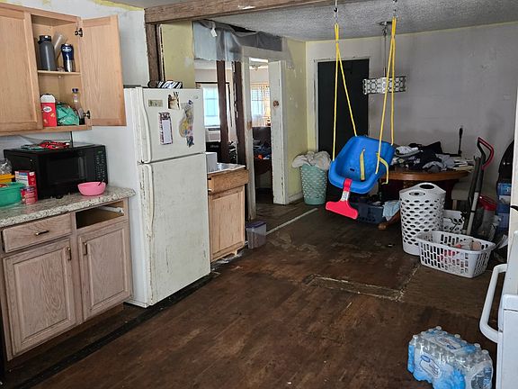 3rd image of 301 S Wilder Ave