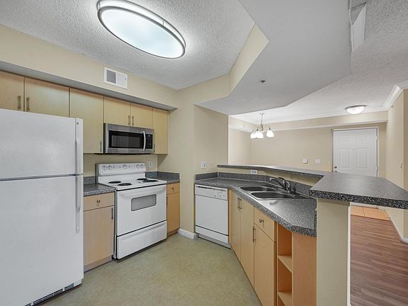 5th image of 3633 NW Mediterranean Ln #13-204