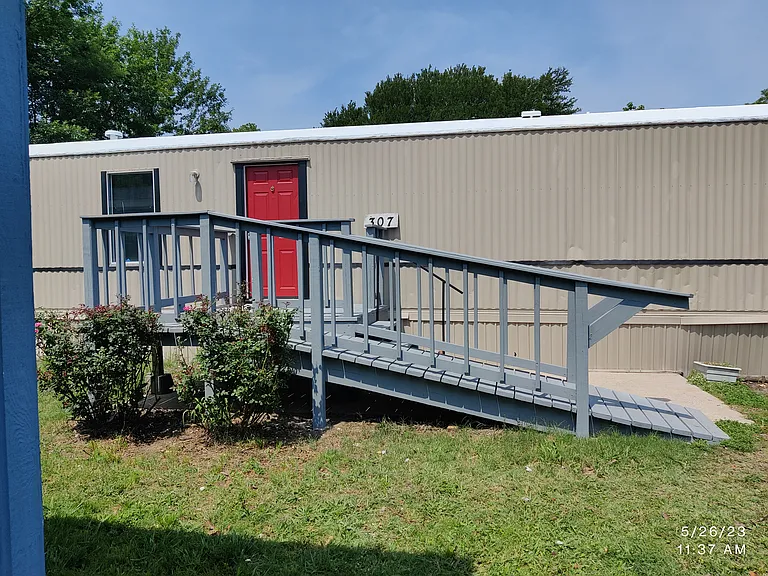 307 Jones Cir — Photo 1