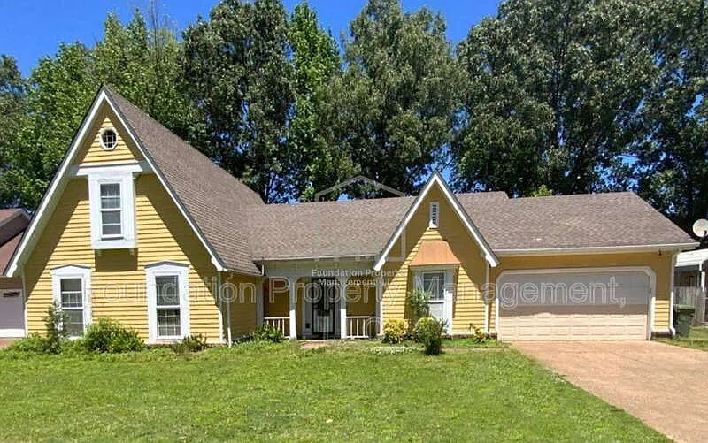 5 bed, 2.0 bath, 2455 sqft, $1,395 — Photo 1
