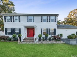 12 Kensington Way, Pt Jefferson Station, NY 11776