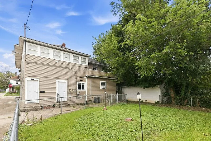 2 bed, 1.0 bath, $845 — Photo 3