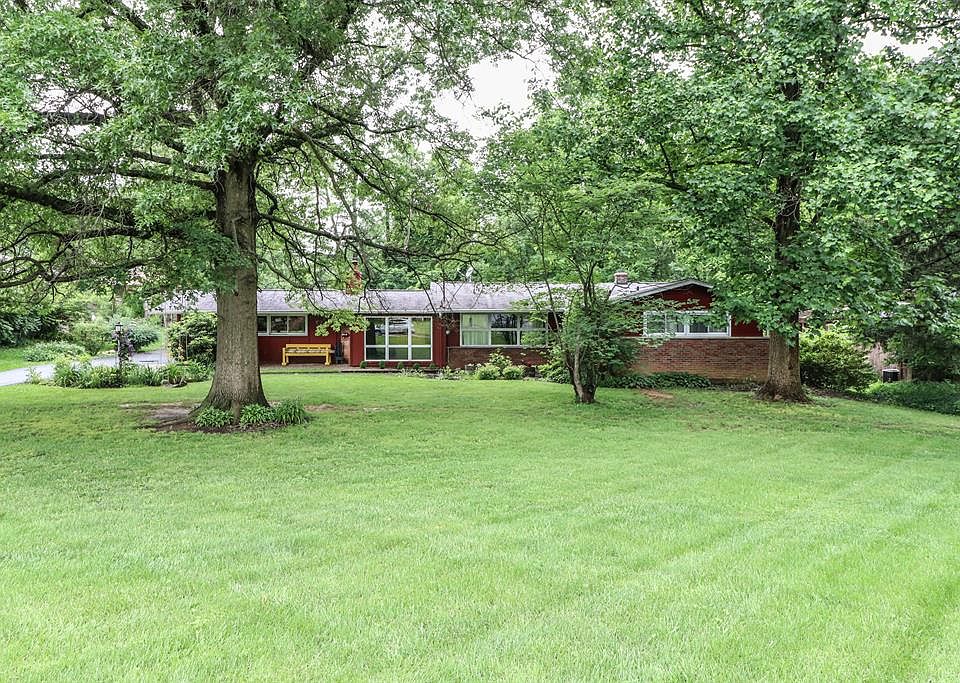 1st image of 8721 Woodview Dr
