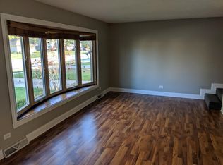 407 S Raven Rd, Shorewood, IL 60404