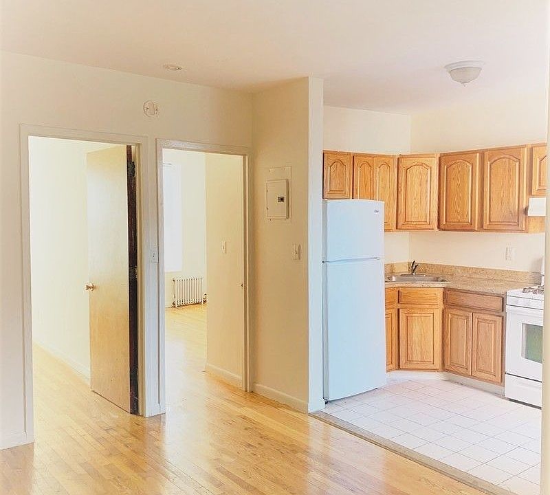 1st image of 2852 35th St APT 3