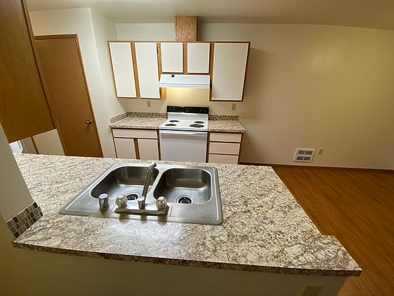 5th image of 1100 N Alder St #15