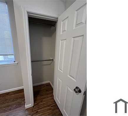 4th image of 4327 Reno St #1