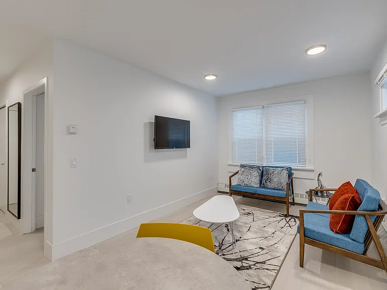 1425 Haro St #104 — Photo 7