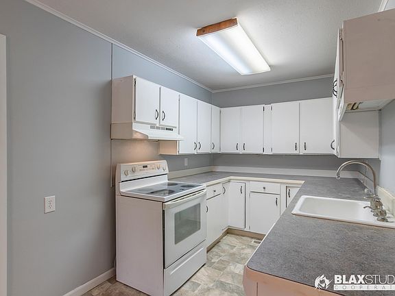3rd image of 2670 Grebe Ave