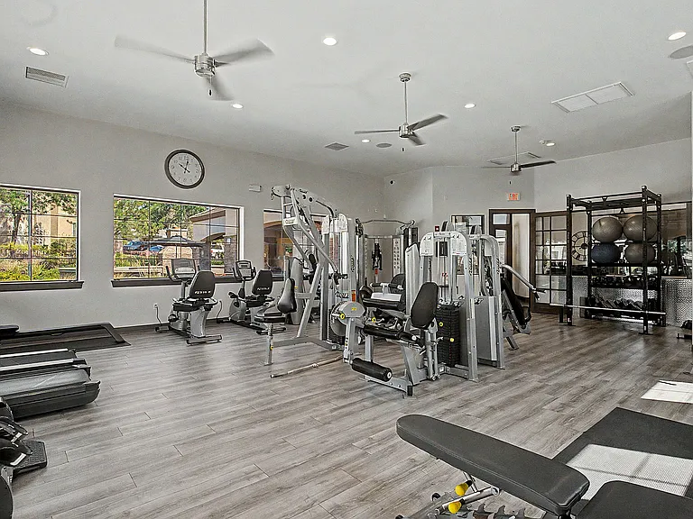 6200 Montano Plaza Dr NW Albuquerque, NM-12