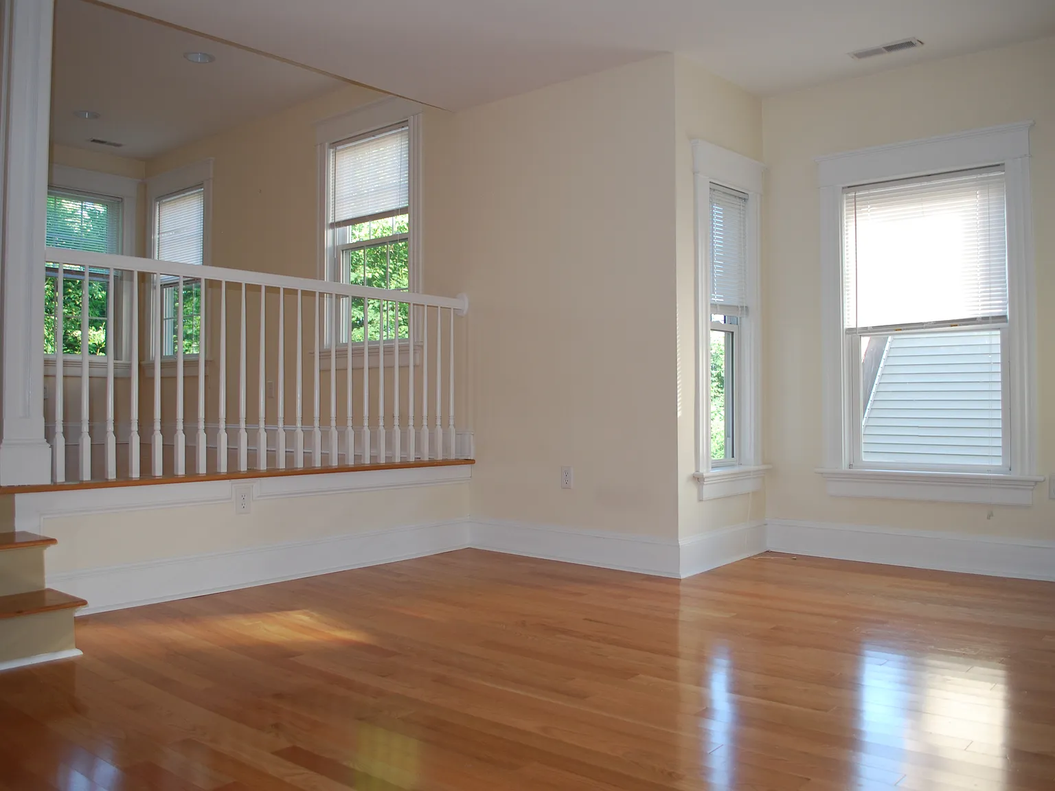 4 bed, 1865 sqft, $5,550 — Photo 3